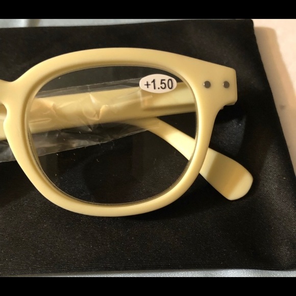 NWT 1.50 READERS! RETRO!!! VINTAGE INSPIRED CREAM. - Picture 2 of 2